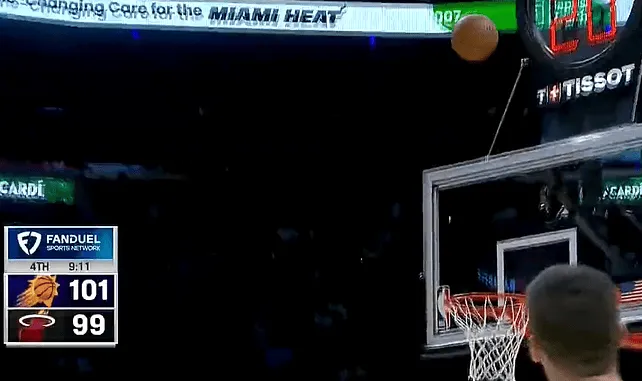 fb体育官方网站-吉莱斯皮和阿伦接连命中三分，太阳最多落后20分现已反超